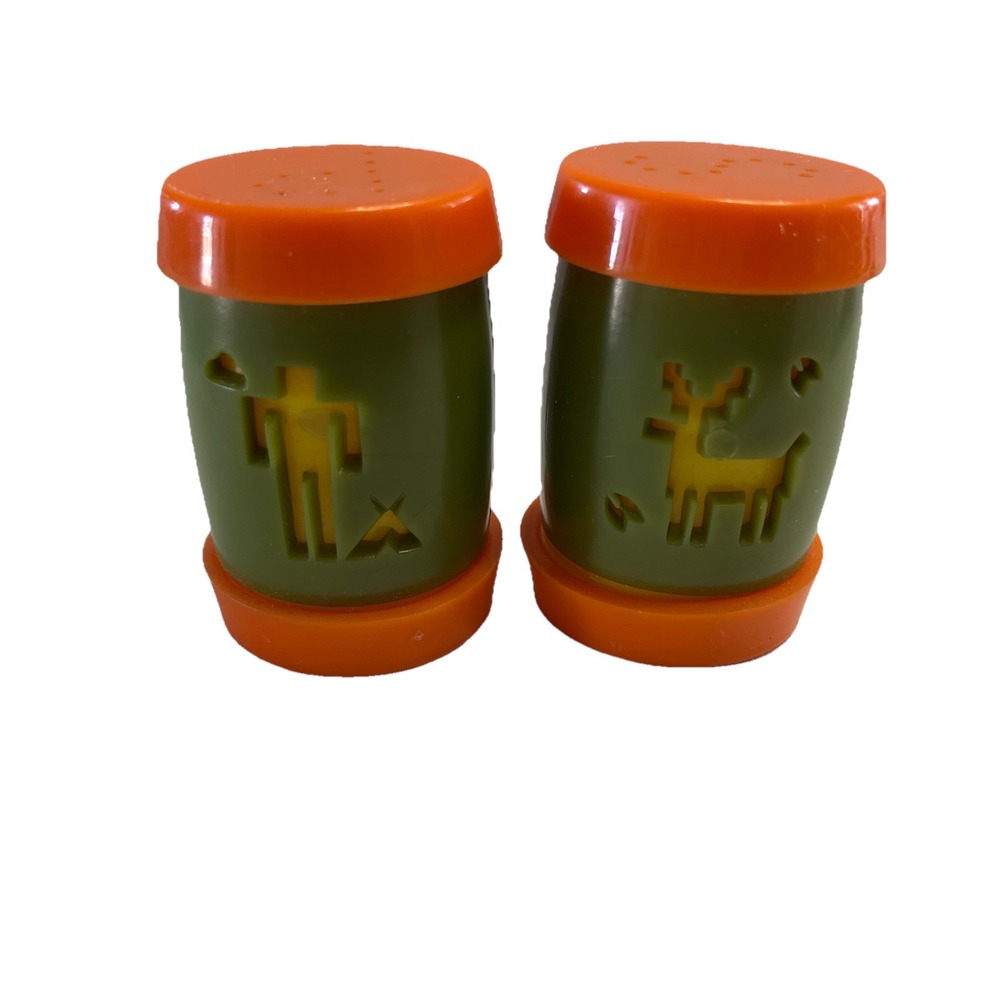 St Labre Indian School‎ Montana Native American PLASTIC SALT AND PEPPER SHAKERS